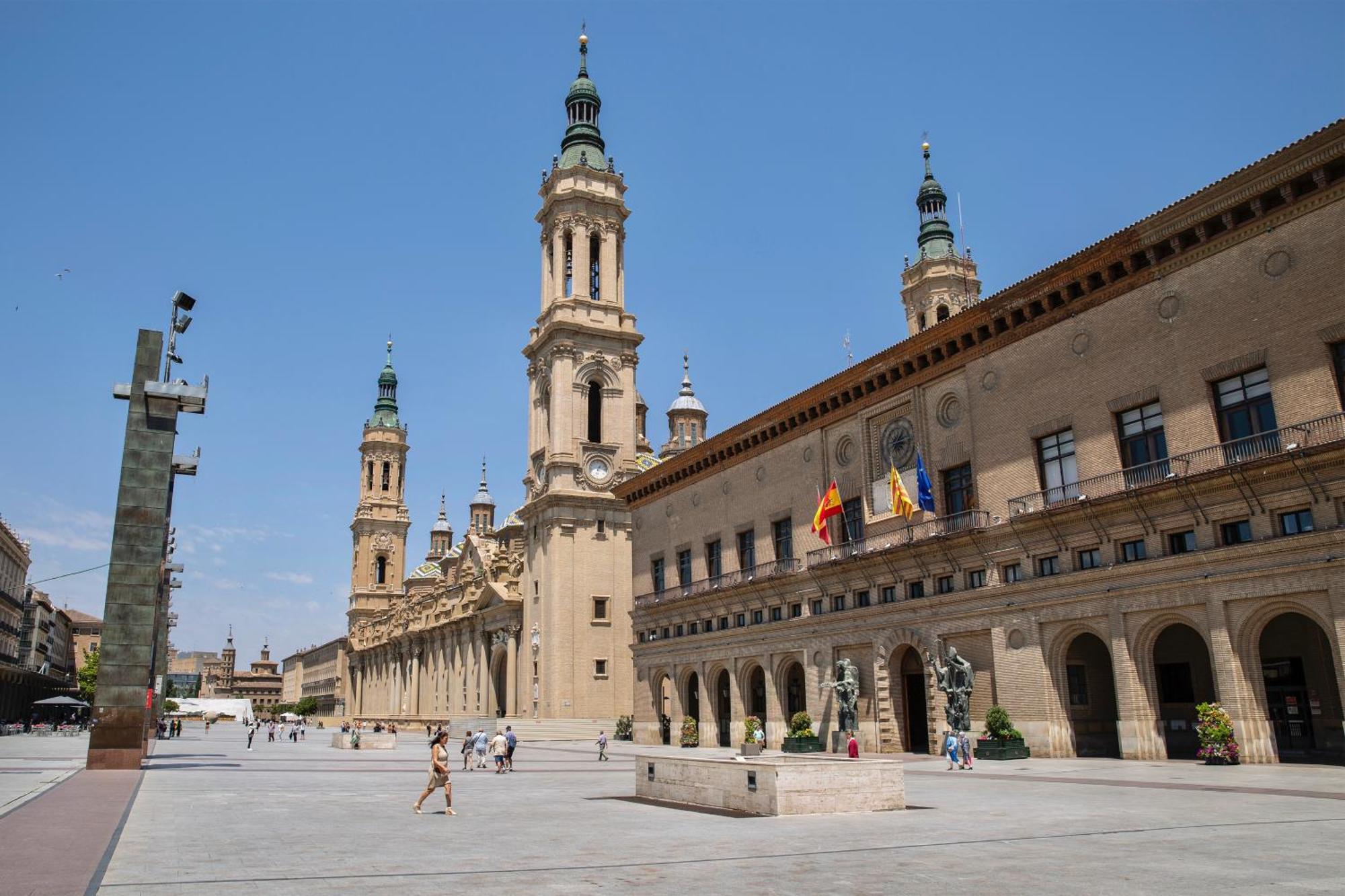 Lc Las Armas Zaragoza Luaran gambar